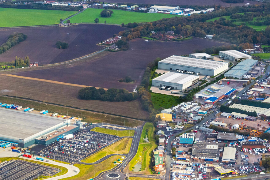 Millfield Ln, Haydock à louer - Photo du bâtiment - Image 2 de 3