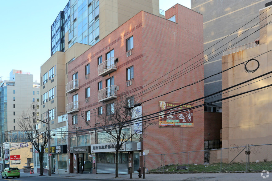 36-39 Prince St, Flushing, NY à vendre - Photo principale - Image 1 de 1