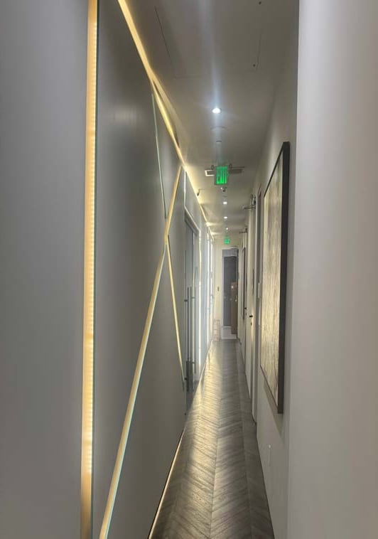 228-230 S Beverly Dr, Beverly Hills, CA for lease Interior Photo- Image 1 of 6