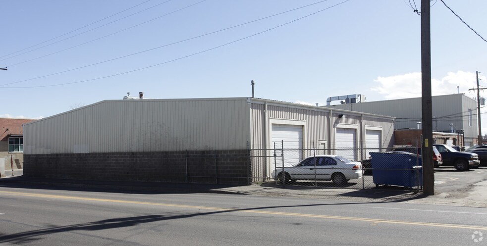 777 Canosa Ct, Denver, CO à vendre - Photo du bâtiment - Image 3 de 10