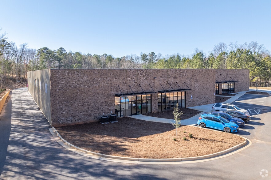 1325 Calvary Creek Pky SW, Gainesville, GA à louer - Photo du bâtiment - Image 2 de 12