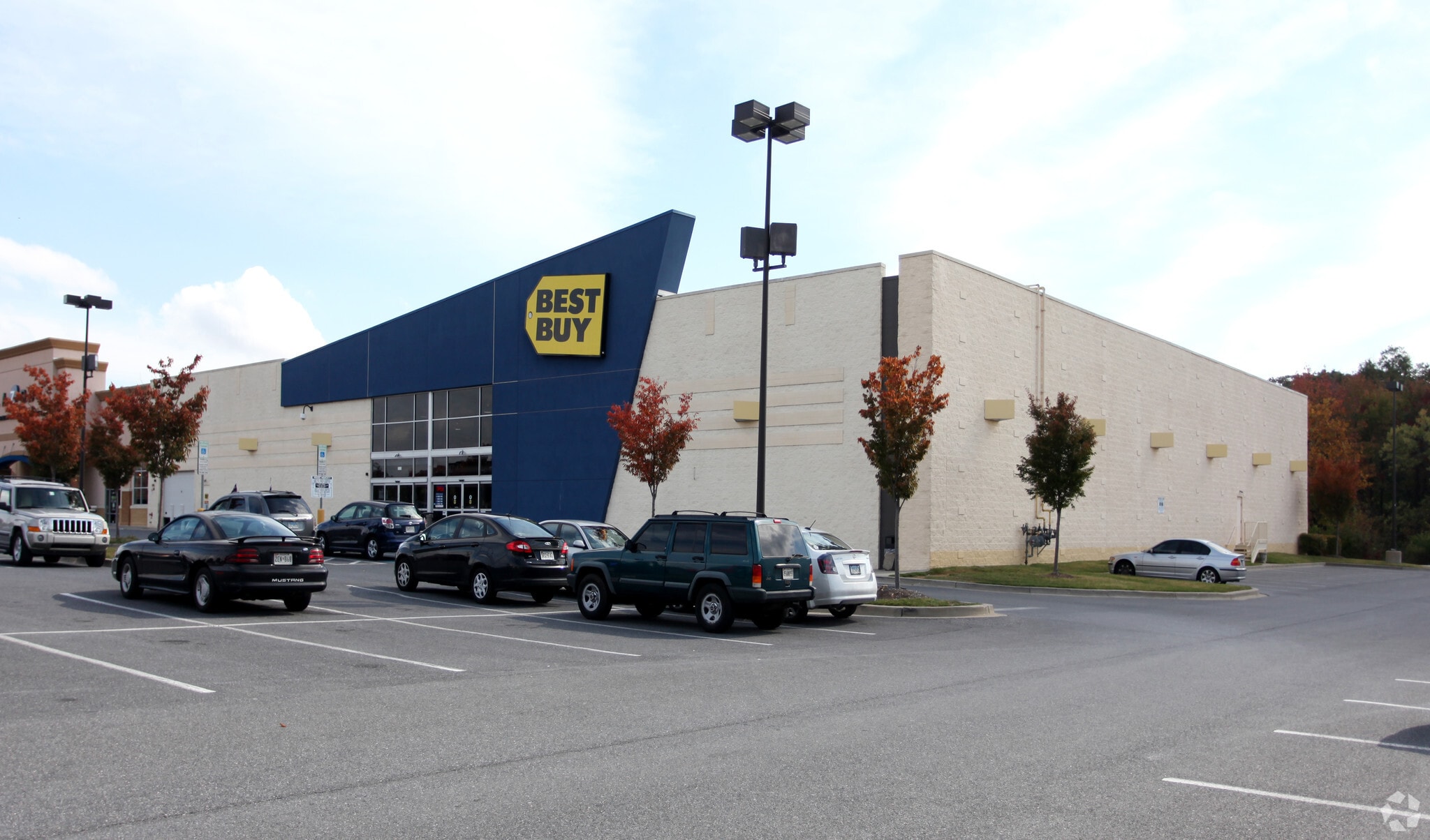 8645 Pulaski Hwy, Baltimore, MD for lease Primary Photo- Image 1 of 4