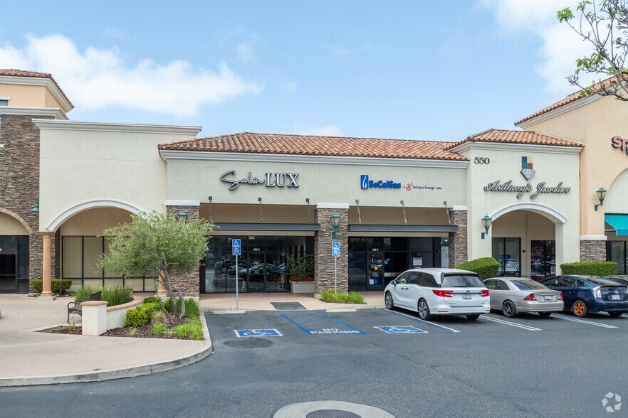 550 E Betteravia Rd, Santa Maria, CA à louer - Photo du bâtiment - Image 2 de 21