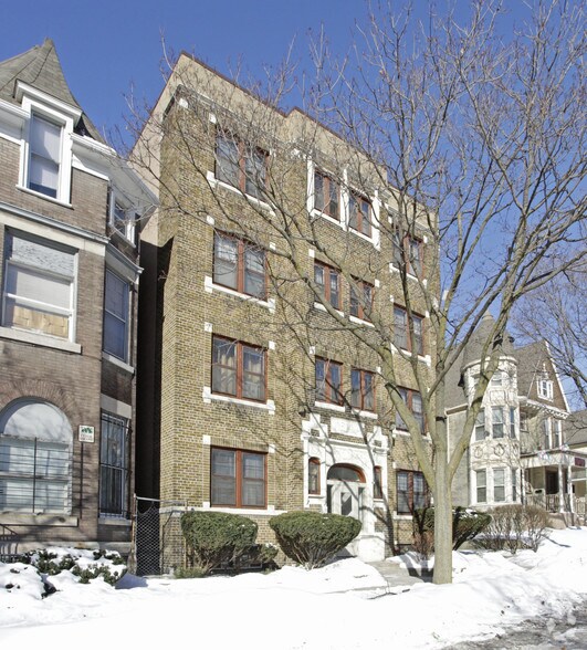 923 N 14th St, Milwaukee, WI à vendre - Photo du bâtiment - Image 2 de 2