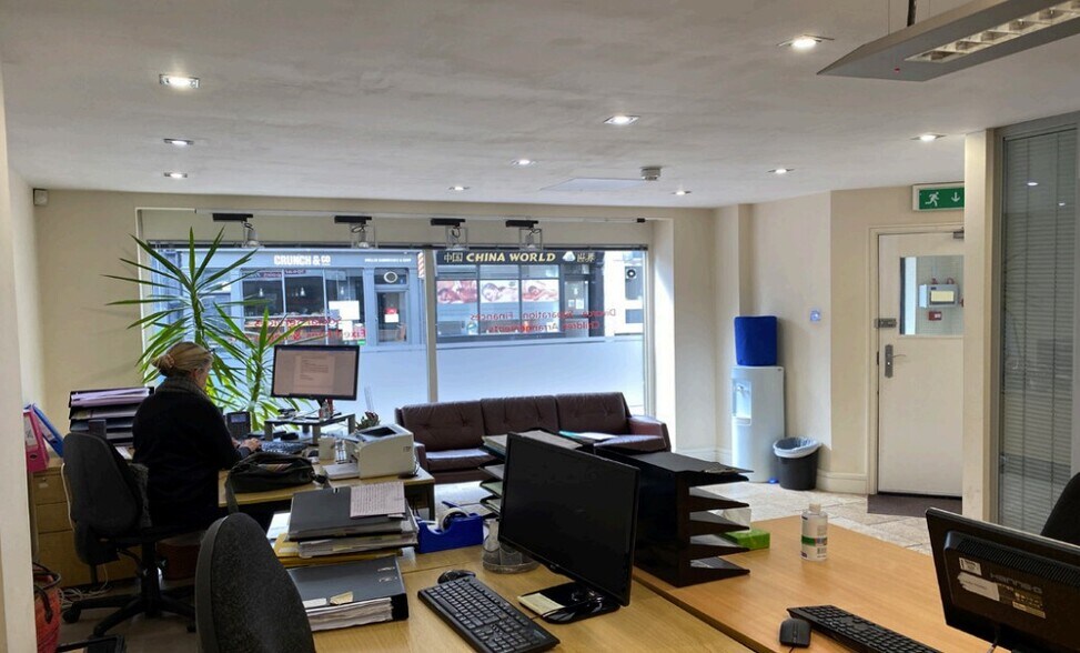 97-98 Church St, Brighton à louer - Photo intérieure - Image 3 de 3