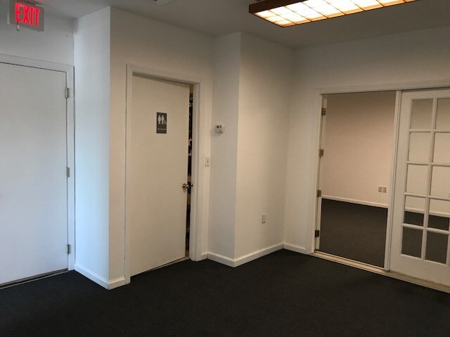 165 State St, Hackensack, NJ à louer - Photo du bâtiment - Image 3 de 7