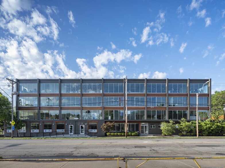 701 E 63rd St, Kansas City, MO à louer - Photo du bâtiment - Image 2 de 11