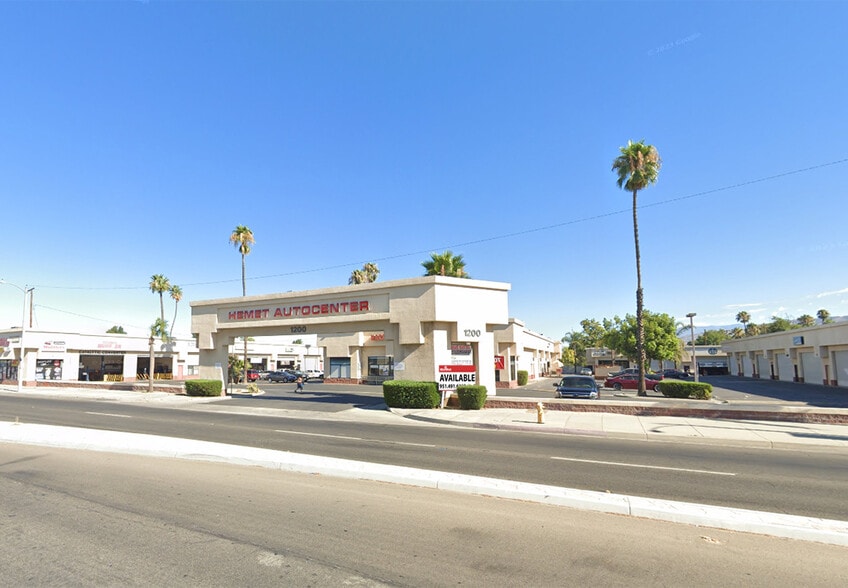 1200 W Florida Ave, Hemet, CA à louer - Photo du bâtiment - Image 1 de 10