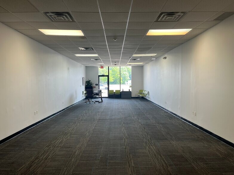 2800-2866 Street Rd, Bensalem, PA à louer - Photo intérieure - Image 2 de 17