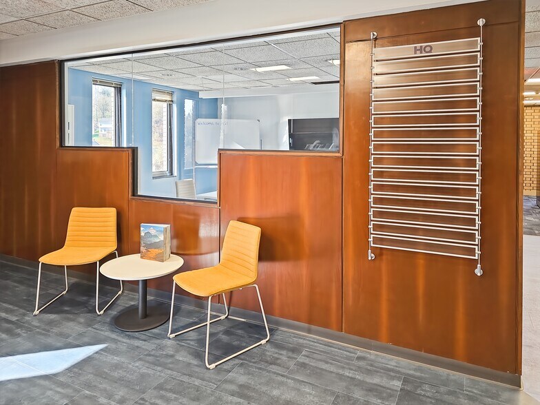 2400 Ardmore Blvd, Pittsburgh, PA à louer - Photo intérieure - Image 3 de 15