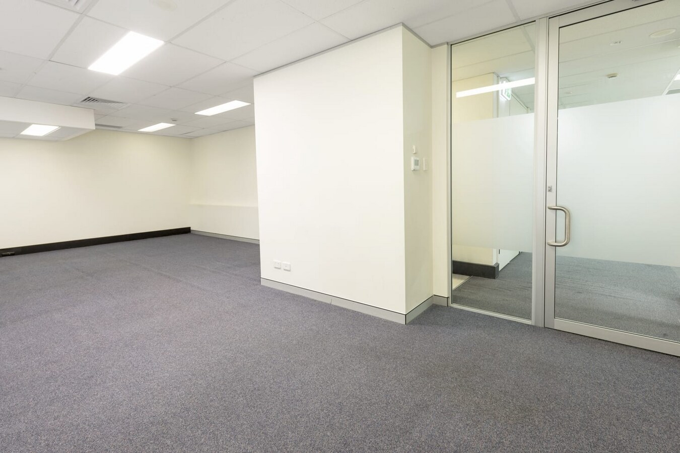 122 Arthur St, North Sydney, NSW 2060 - Unit 1406 -  - Interior Photo - Image 2 of 2