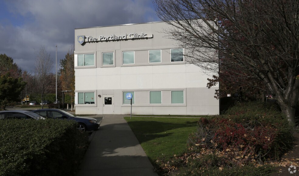 5847 NE 122nd Ave, Portland, OR à louer - Photo du bâtiment - Image 3 de 12