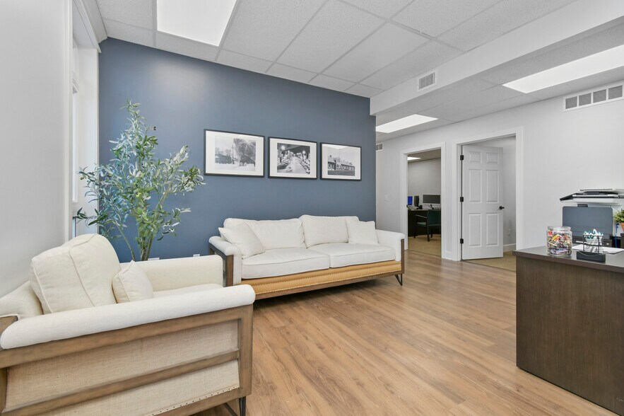 1010 Sugarland Dr, Pleasant Hill, MO à louer - Photo intérieure - Image 3 de 9