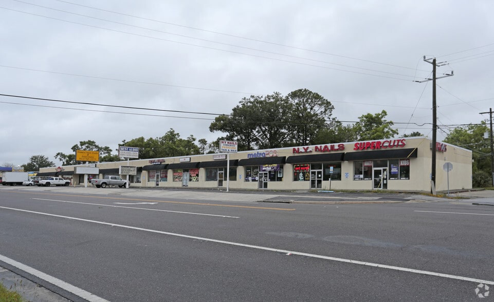 5033-5065 Normandy Blvd, Jacksonville, FL à louer - Photo du bâtiment - Image 3 de 3