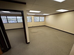 10300 W 103rd St, Overland Park, KS for lease Interior Photo- Image 2 of 8