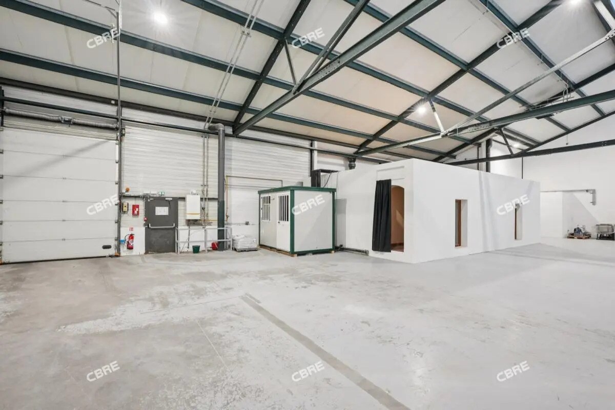 Office in Saint-Denis for lease Interior Photo- Image 1 of 10