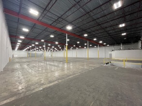 7950-7966 NW 14th St, Miami, FL for lease Interior Photo- Image 2 of 8