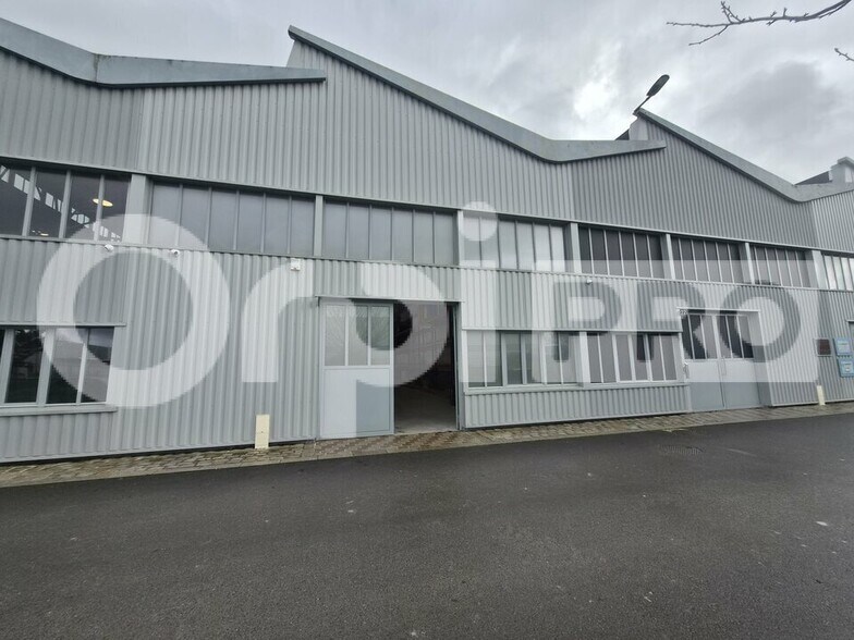 Flex in Reims for lease - Building Photo - Image 1 of 5