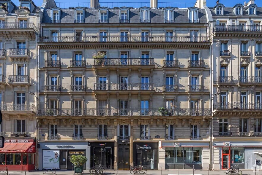 Multifamily in Paris for sale Primary Photo- Image 1 of 4
