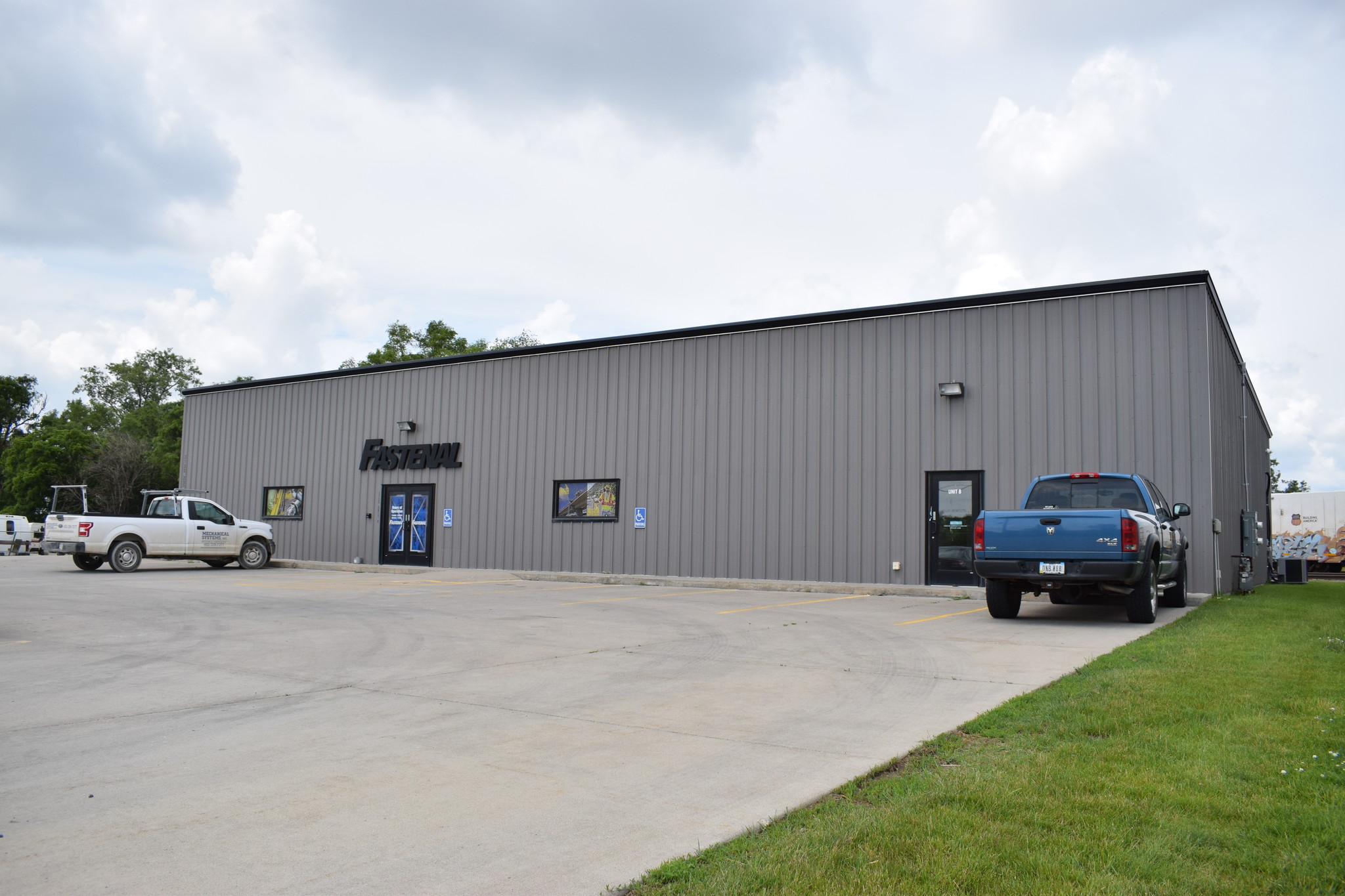 2130 23rd Ave, Council Bluffs, IA for sale Primary Photo- Image 1 of 1