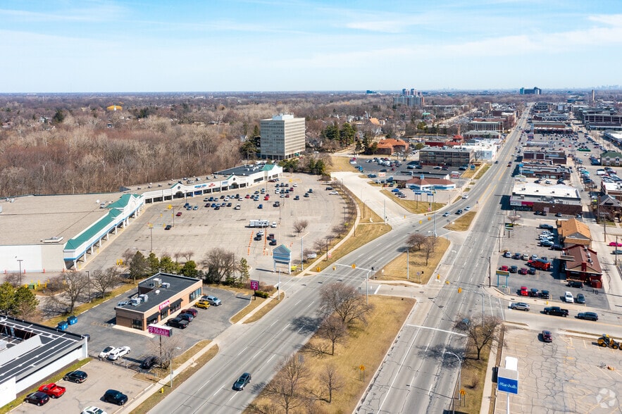 22890-23000 Michigan Ave, Dearborn, MI à louer - Aérien - Image 3 de 6