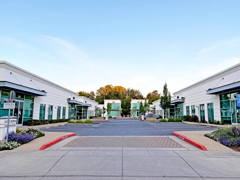 565 Clyde Ave, Mountain View, CA à louer - Photo du bâtiment - Image 1 de 4