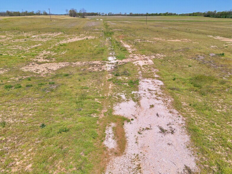 9000 Leitchfield, Cecilia, KY à vendre - Photo du bâtiment - Image 2 de 36