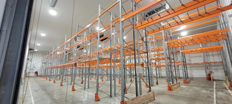 Industrial in Corbas for lease - Interior Photo - Image 3 of 9