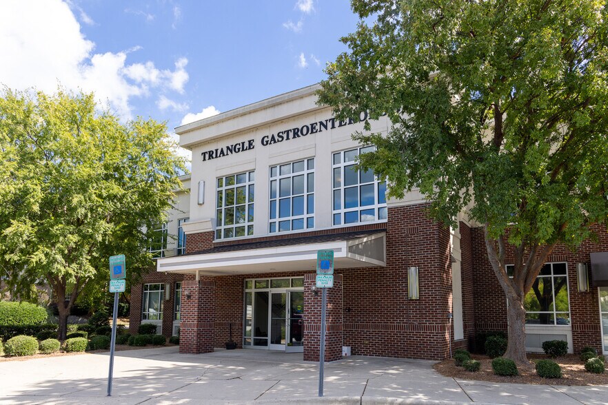 2600 Atlantic Ave, Raleigh, NC à louer - Photo du bâtiment - Image 2 de 5