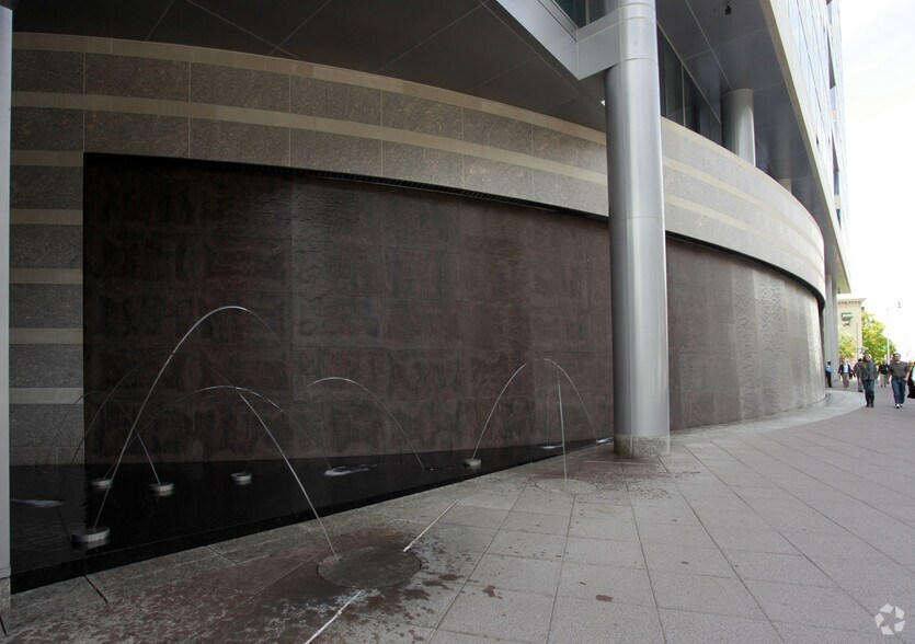 1900 Pennsylvania Ave NW, Washington, DC à louer - Photo du bâtiment - Image 2 de 3