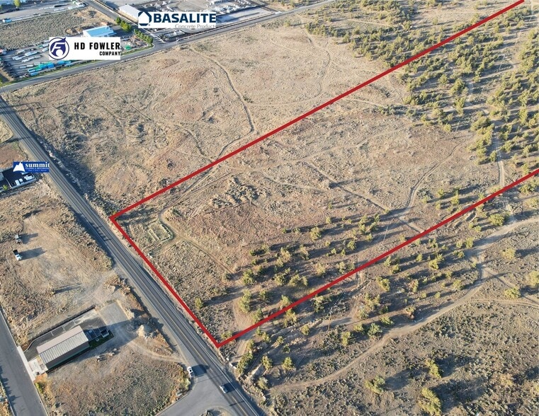 1050 E Antler Ave, Redmond, OR for sale - Building Photo - Image 2 of 8