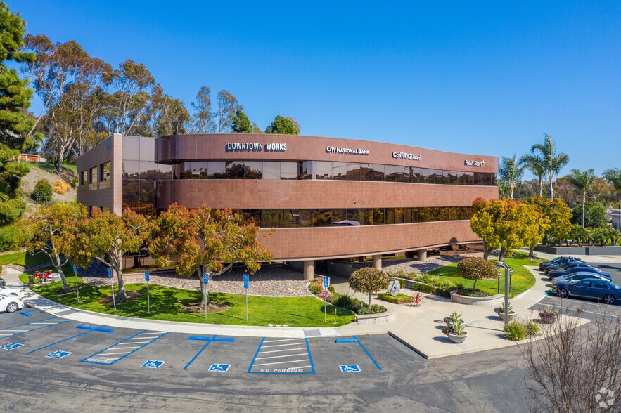 2011 palomar airport Rd, Carlsbad, CA for lease - Building Photo - Image 2 of 21