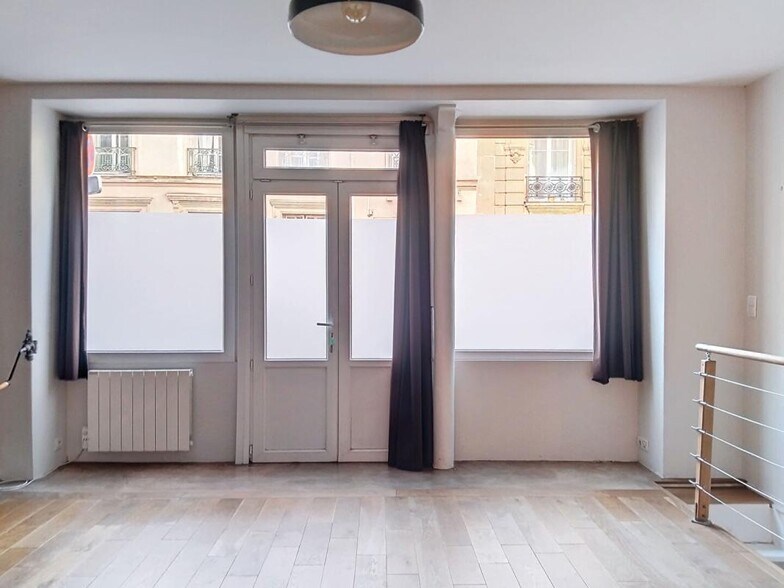 Immeuble residentiel dans Paris à vendre - Photo intérieure - Image 3 de 3