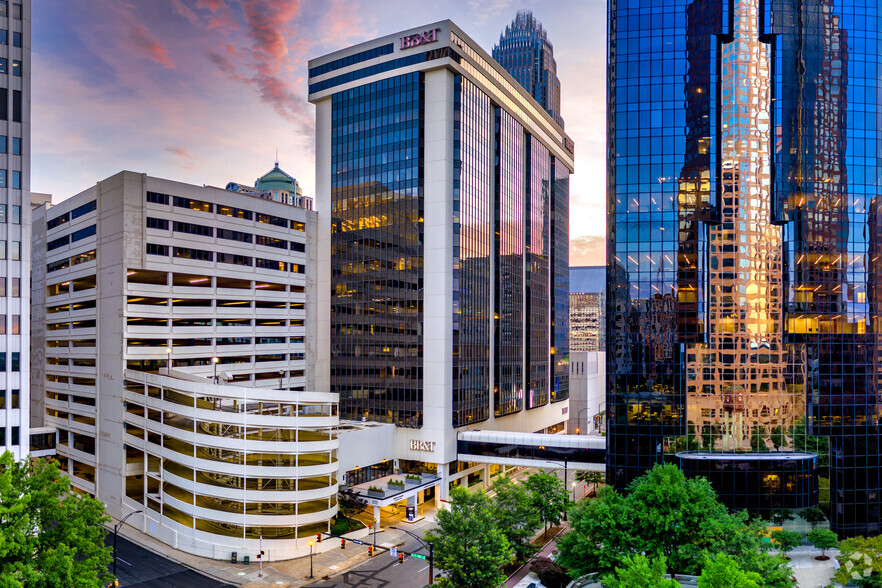 200 S College St, Charlotte, NC à louer - Photo du bâtiment - Image 1 de 2