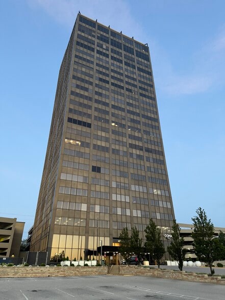 1034 S Brentwood Blvd, Richmond Heights, MO for lease - Building Photo - Image 3 of 6