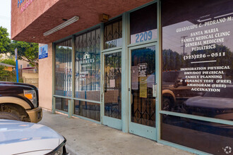 2211-2235 San Fernando Rd, Los Angeles, CA for lease Building Photo- Image 1 of 6