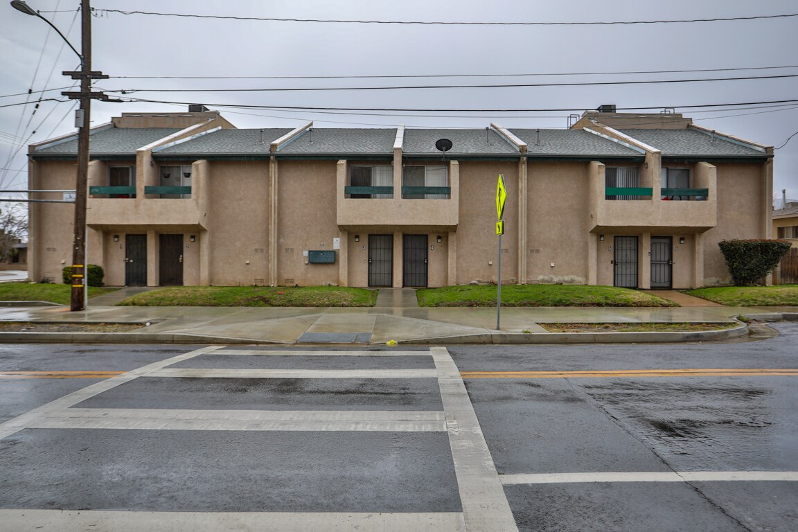 958 E Avenue Q12, Palmdale, CA à vendre Photo intérieure- Image 1 de 1