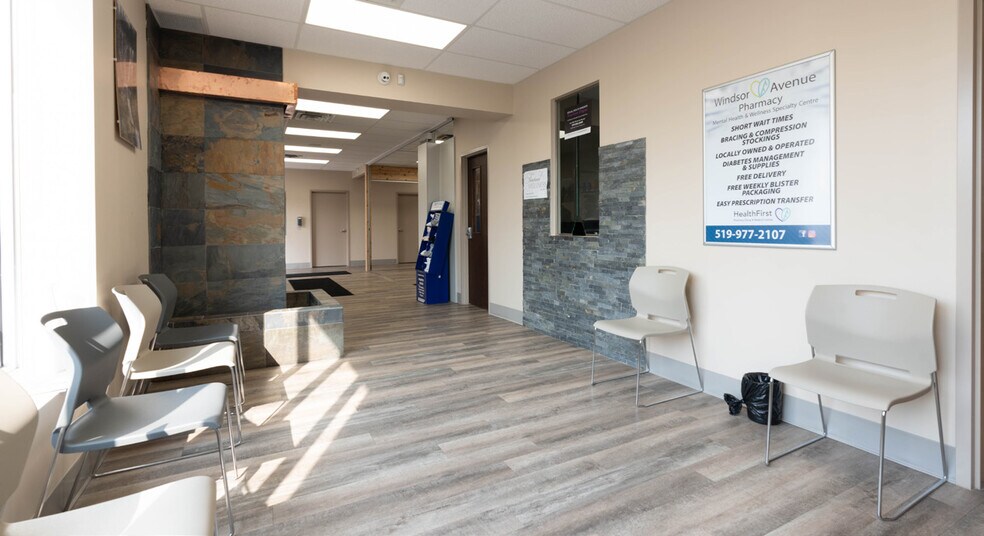 1329 Windsor Av, Windsor, ON for sale - Interior Photo - Image 3 of 6