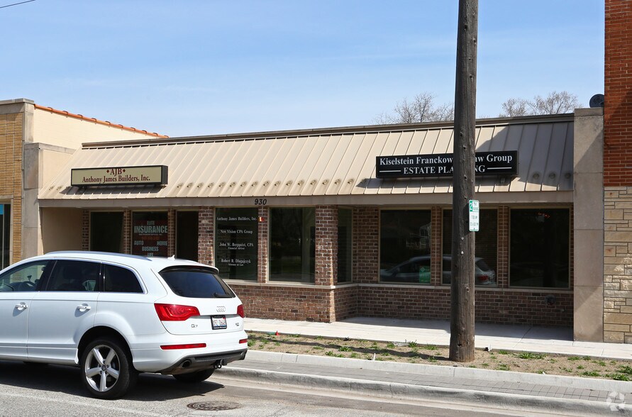930 E Northwest Hwy, Mount Prospect, IL à louer - Photo du bâtiment - Image 3 de 3