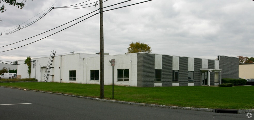 22 Spielman Rd, Fairfield, NJ for lease - Building Photo - Image 3 of 11