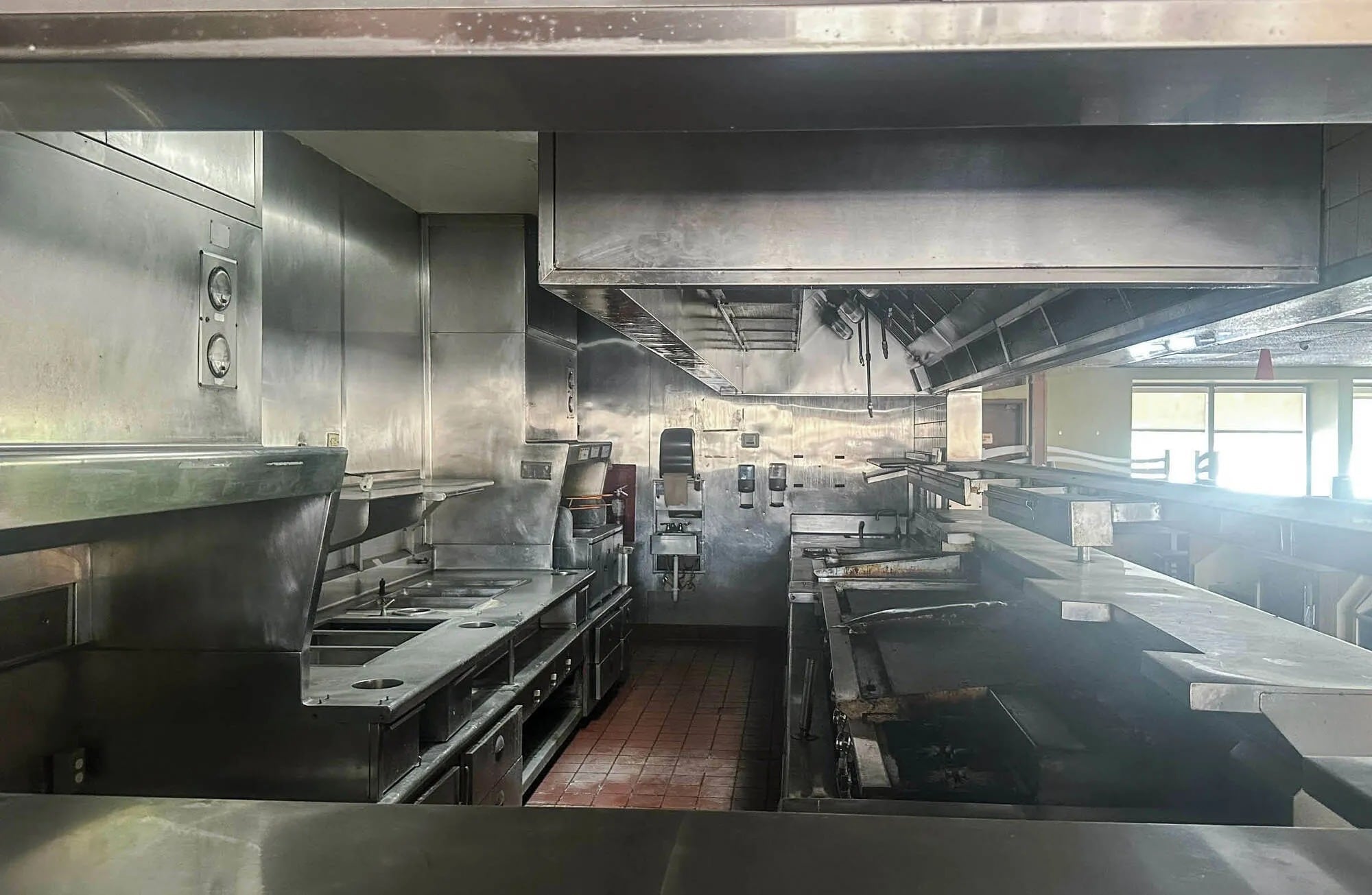 2580 Airport Way, Boise, ID for sale Interior Photo- Image 1 of 2