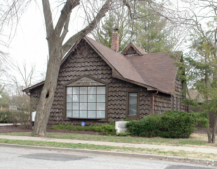 6417 Carrollton Ave, Indianapolis, IN à vendre - Photo principale - Image 1 de 10