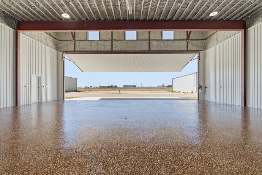 15850 Salado Airport Rd, Salado, TX à vendre - Photo du bâtiment - Image 2 de 13