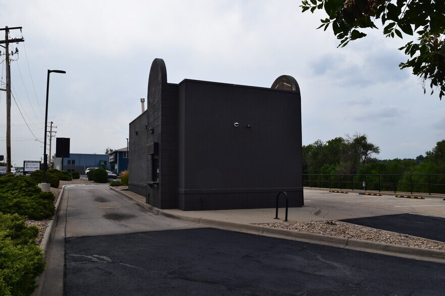 1285 S Santa Fe Dr, Denver, CO à louer - Photo du bâtiment - Image 2 de 16