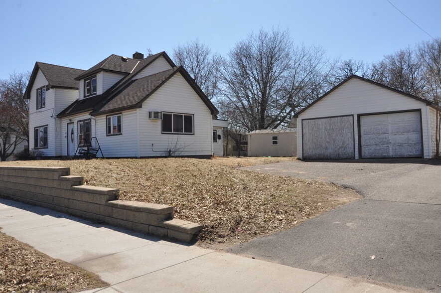 129 Wilson Ave SE, Saint Cloud, MN for sale - Building Photo - Image 1 of 1