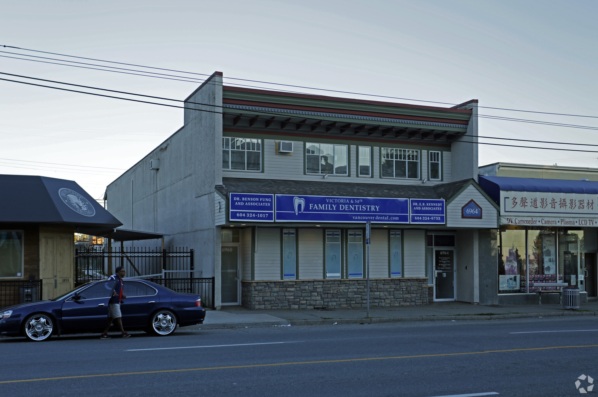 6960-6964 Victoria Dr, Vancouver, BC à vendre Photo principale- Image 1 de 32