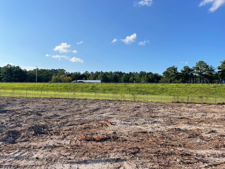 1709 Atlas rd, Columbia, SC à louer - Photo du bâtiment - Image 3 de 6