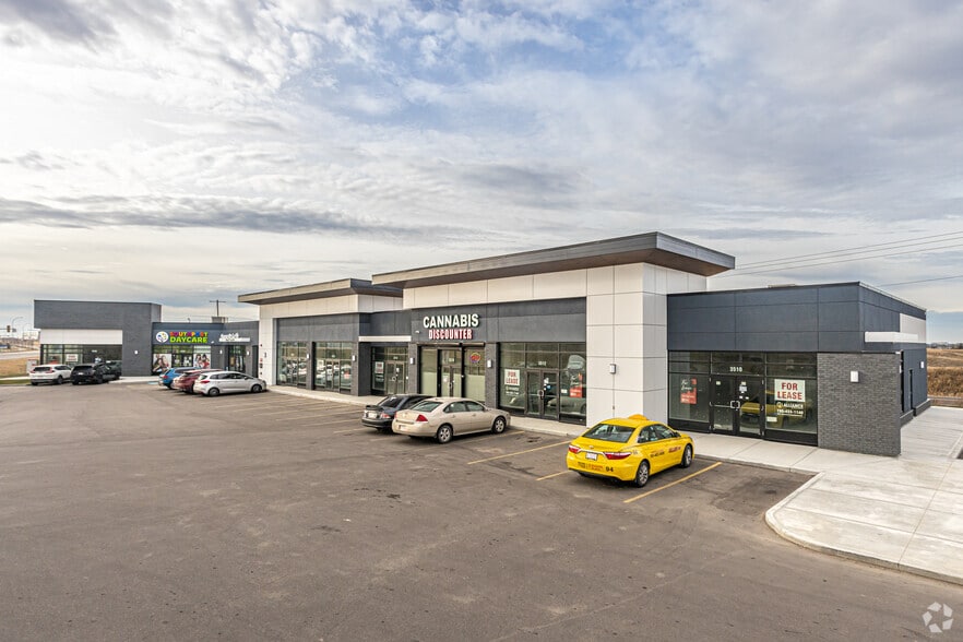 3504 Ewing Trail SW, Edmonton, AB for lease - Primary Photo - Image 1 of 2