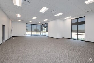 905 E Queen Creek Rd, Chandler, AZ for lease Interior Photo- Image 2 of 5