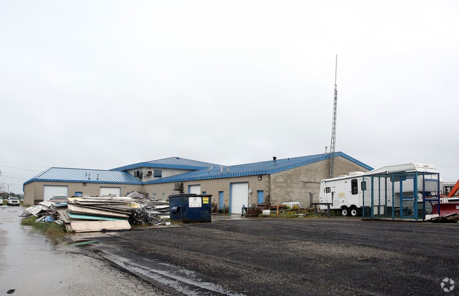 218 Boida Ave, North Dumfries, ON à louer - Photo du bâtiment - Image 2 de 3